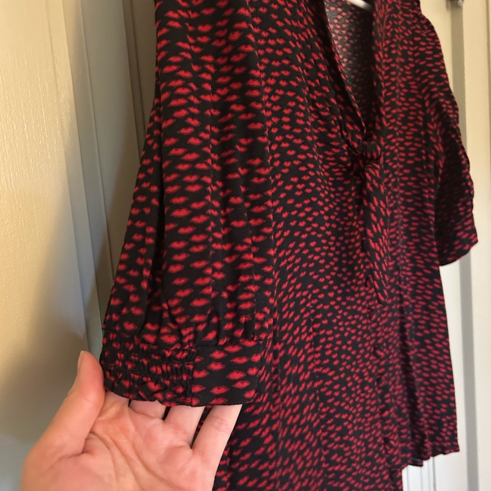 Reformation Patterned Tie Top - Picture 7 of 10